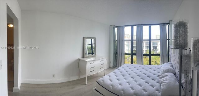 17021 N Bay Road 603, Sunny Isles Beach, FL 33160