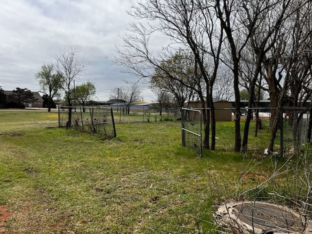 305 NE 2nd Street, Piedmont, OK 73078