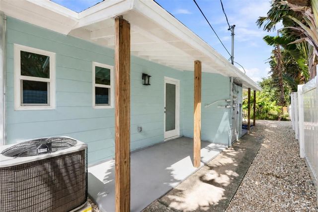 2002 1ST STREET S, St Petersburg, FL 33705
