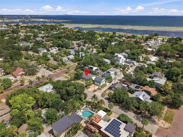 2002 1ST STREET S, St Petersburg, FL 33705