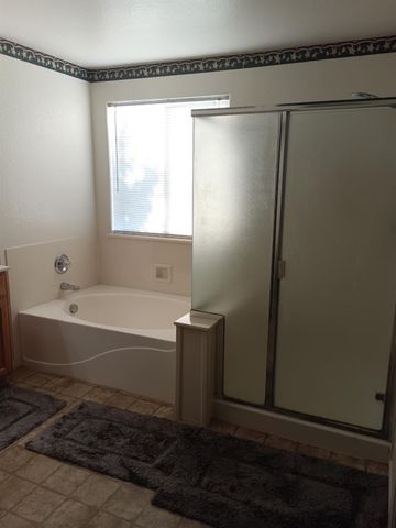 3892 Eugene Dr, Olivehurst, CA 95961