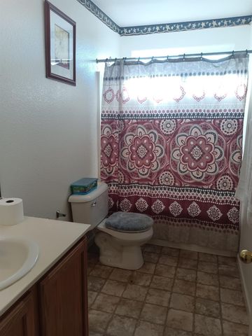 3892 Eugene Dr, Olivehurst, CA 95961