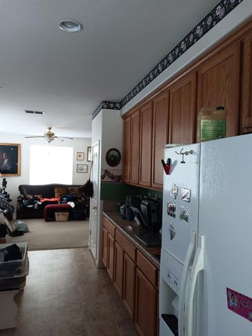 3892 Eugene Dr, Olivehurst, CA 95961
