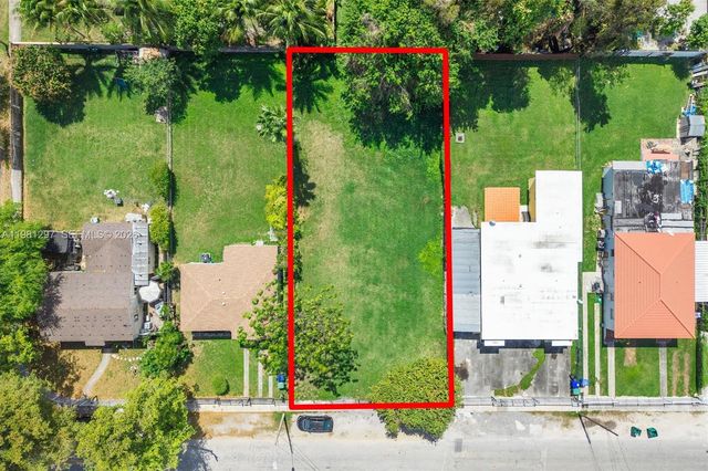 1922 NW 33rd St, Miami, FL 33142