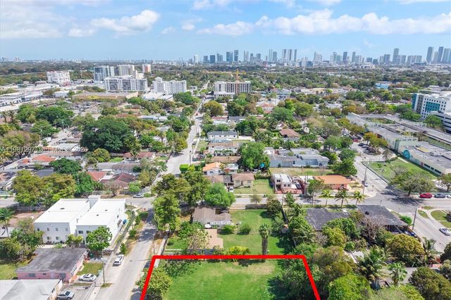 1922 NW 33rd St, Miami, FL 33142