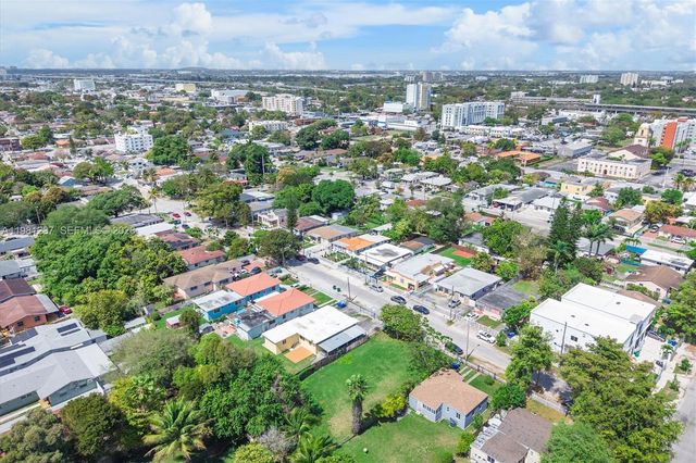 1922 NW 33rd St, Miami, FL 33142