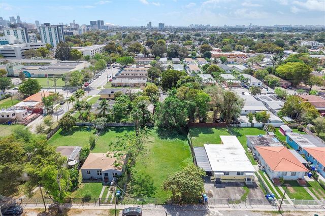 1922 NW 33rd St, Miami, FL 33142