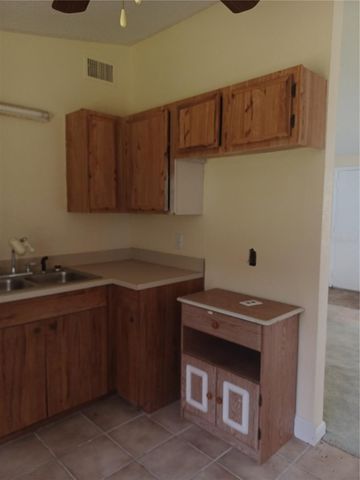 615 NORTH AVENUE, Tarpon Springs, FL 34689