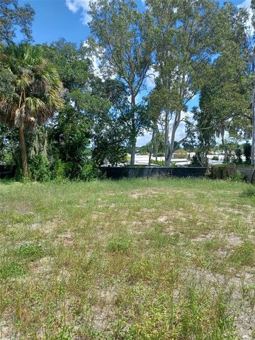 615 NORTH AVENUE, Tarpon Springs, FL 34689