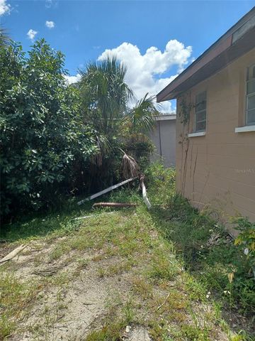 615 NORTH AVENUE, Tarpon Springs, FL 34689