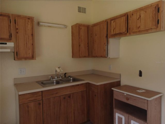 615 NORTH AVENUE, Tarpon Springs, FL 34689