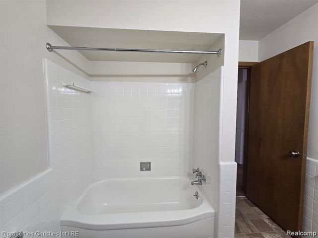 20231 Kelly Road, Detroit, MI 48225