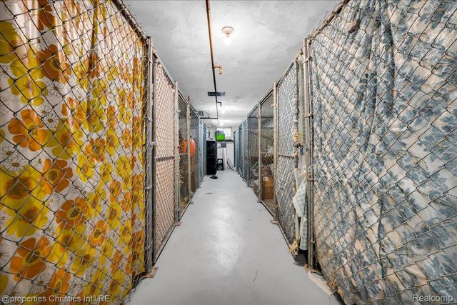 20231 Kelly Road, Detroit, MI 48225