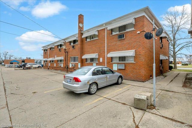 20231 Kelly Road, Detroit, MI 48225