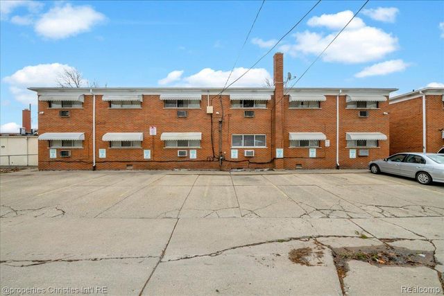 20231 Kelly Road, Detroit, MI 48225