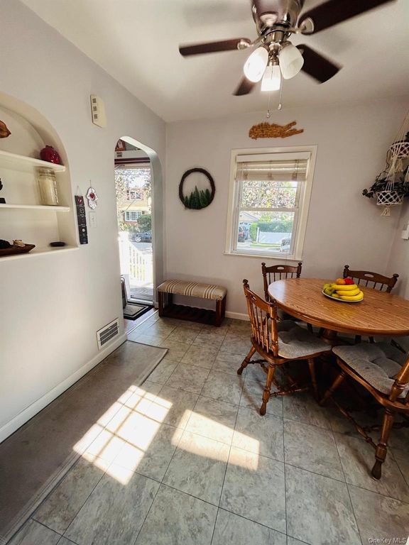 98 Albertson Place, Mineola, NY 11501 — photo 4