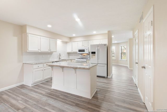 2400 Longmire Dr Apt 401, College Sta, TX 77845