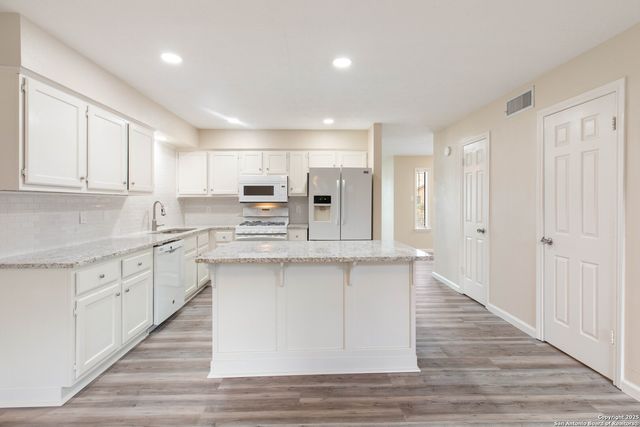 2400 Longmire Dr Apt 401, College Sta, TX 77845