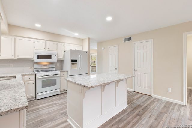 2400 Longmire Dr Apt 401, College Sta, TX 77845