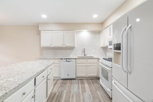 2400 Longmire Dr Apt 401, College Sta, TX 77845