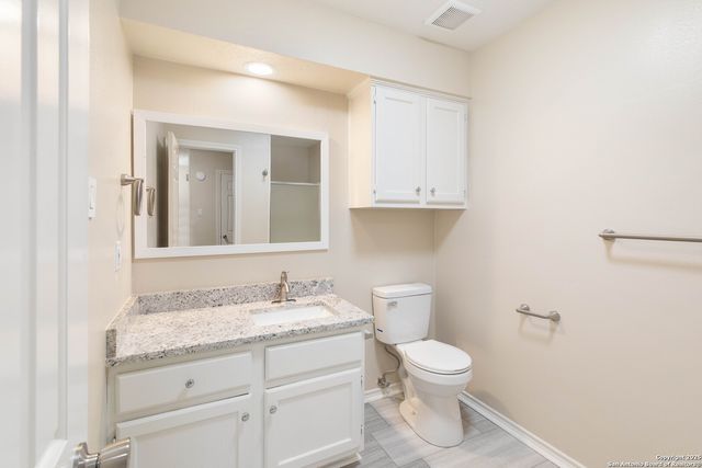 2400 Longmire Dr Apt 401, College Sta, TX 77845