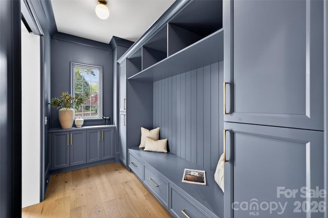 914 Edinburgh Lane, Charlotte, NC 28209