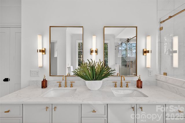 914 Edinburgh Lane, Charlotte, NC 28209