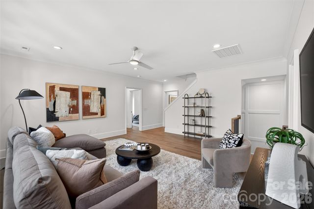 914 Edinburgh Lane, Charlotte, NC 28209