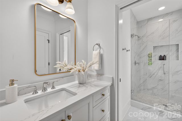 914 Edinburgh Lane, Charlotte, NC 28209