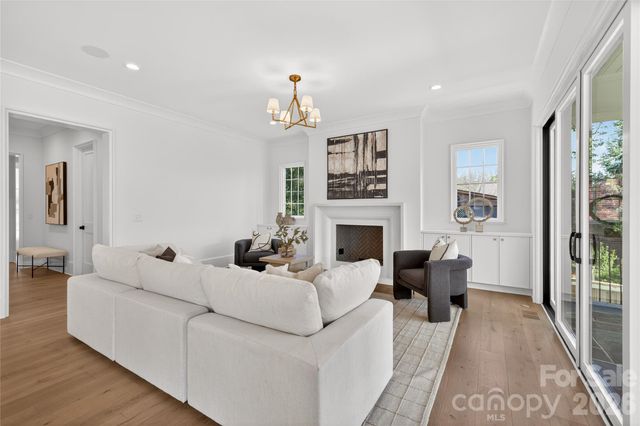 914 Edinburgh Lane, Charlotte, NC 28209