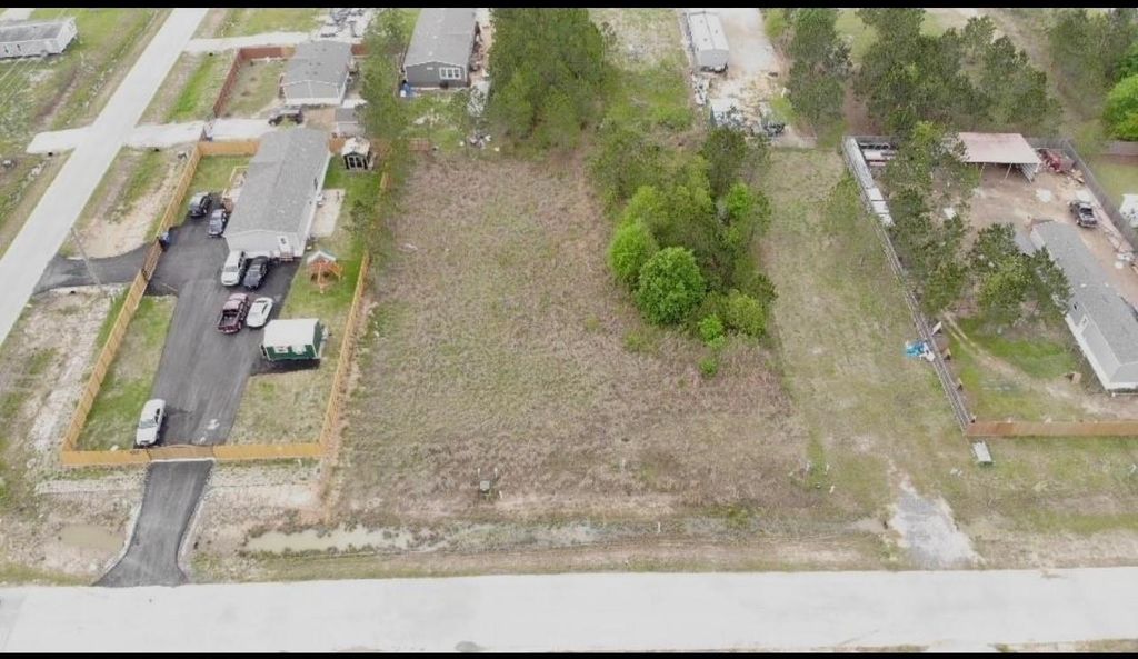 Image 4 of property listing at 1950 Road 5502, Cleveland, TX 77327