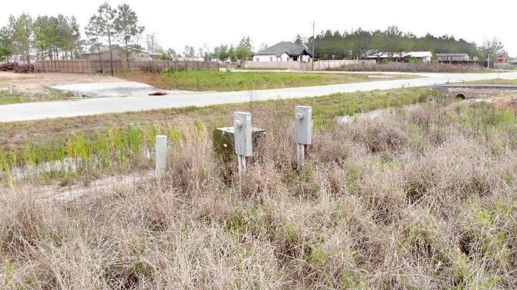 Image 5 of property listing at 1950 Road 5502, Cleveland, TX 77327