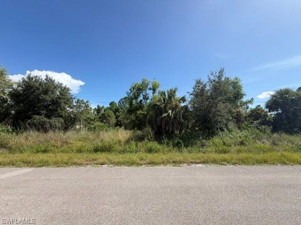 512 47th AVE NE, NAPLES, FL 34120 — exterior
