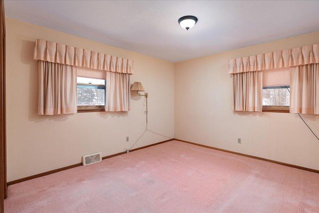 427 E Oak STREET, Viroqua, WI 54665