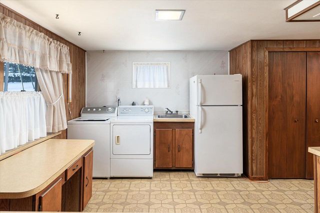 427 E Oak STREET, Viroqua, WI 54665