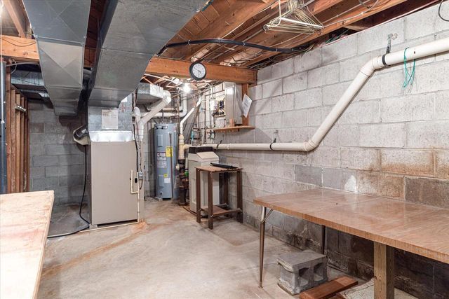 427 E Oak STREET, Viroqua, WI 54665