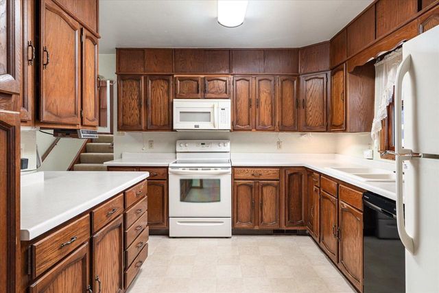 427 E Oak STREET, Viroqua, WI 54665