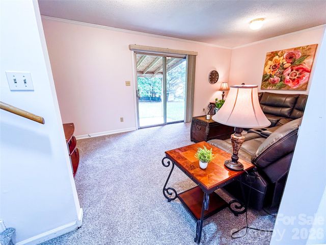 518 Vinecrest Drive, Matthews, NC 28105