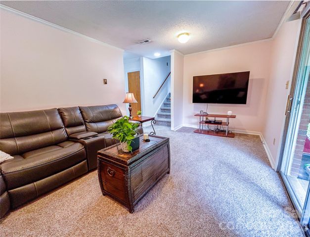 518 Vinecrest Drive, Matthews, NC 28105