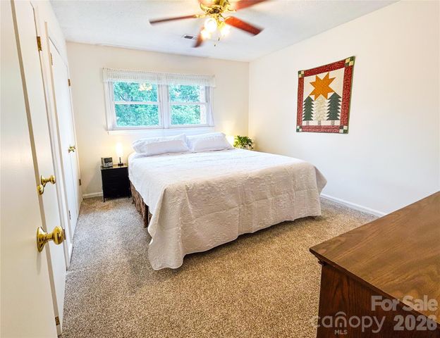 518 Vinecrest Drive, Matthews, NC 28105
