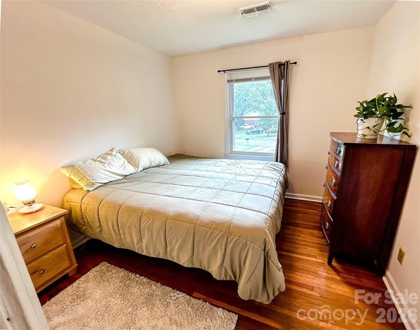 518 Vinecrest Drive, Matthews, NC 28105