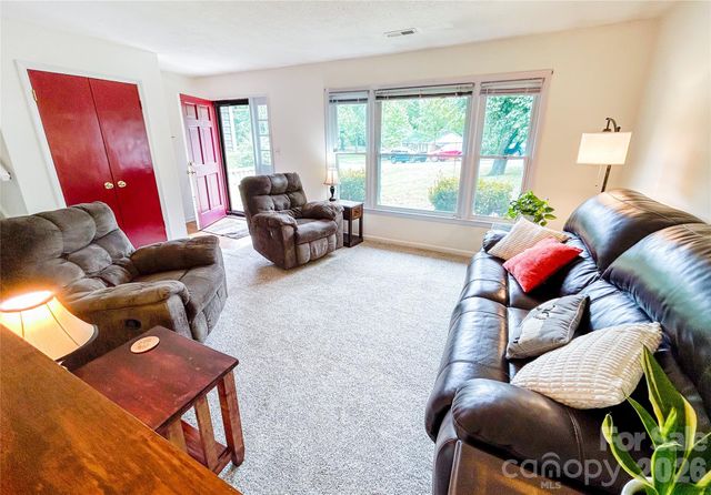 518 Vinecrest Drive, Matthews, NC 28105