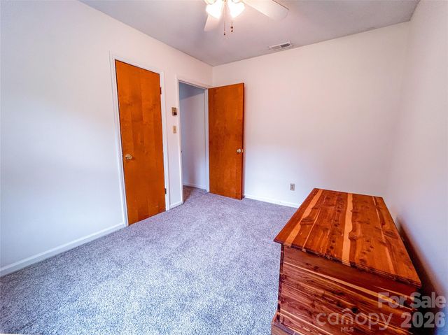 518 Vinecrest Drive, Matthews, NC 28105