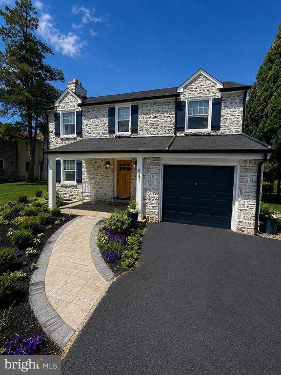 841 W BUTLER PIKE, Ambler, PA 19002
