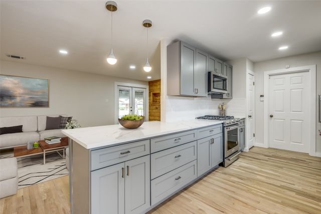 8494 Swift Avenue, Dallas, TX 75228