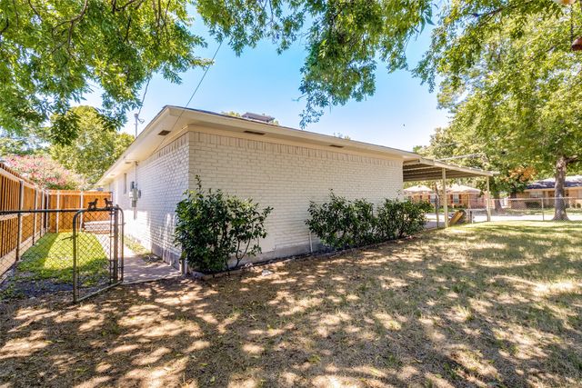 8494 Swift Avenue, Dallas, TX 75228