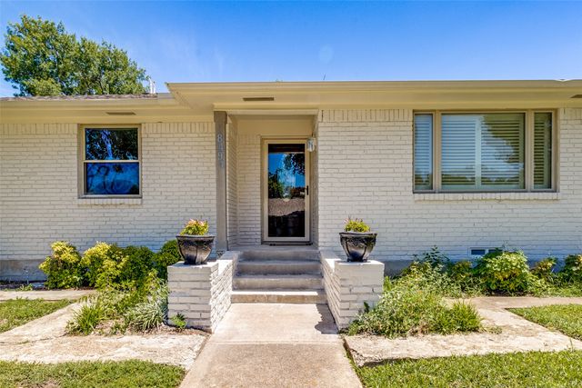 8494 Swift Avenue, Dallas, TX 75228