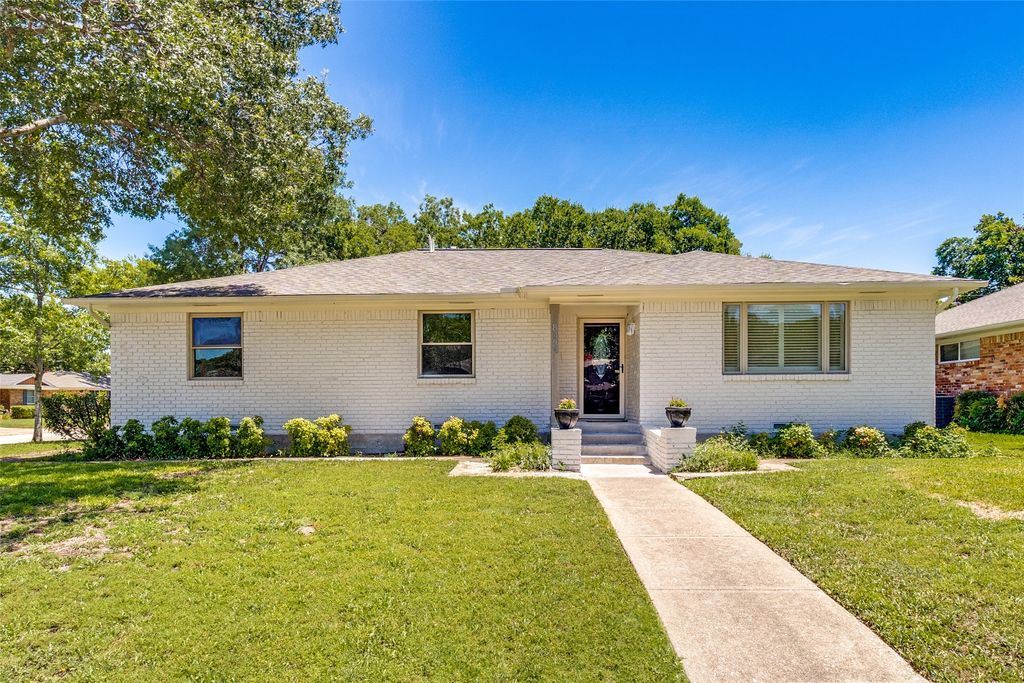 8494 Swift Avenue, Dallas, TX 75228