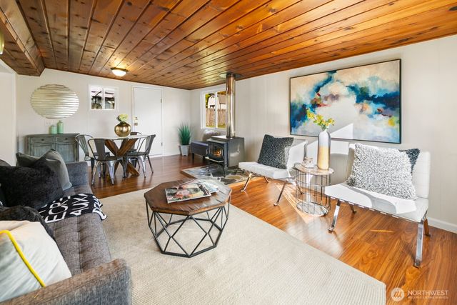 23901 59th Place W, Mountlake Terrace, WA 98043