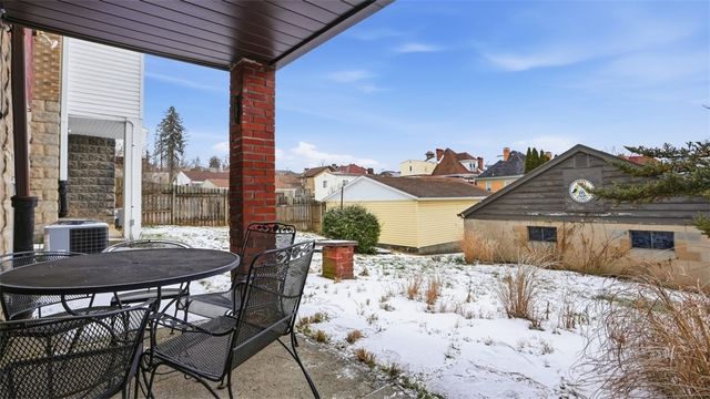 729 Woodbourne Ave, Brookline, PA 15226